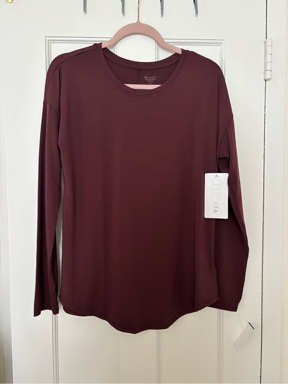 (NWT) Athleta Long Sleeve Crewneck Top in Burgundy
